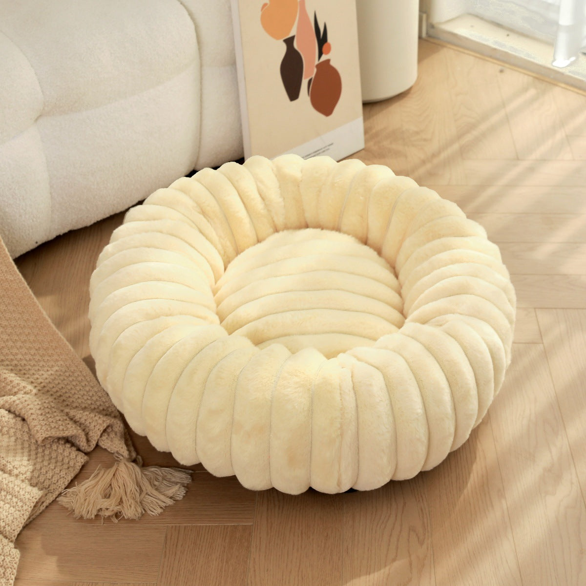 High-Density Plush Round Bed For Pets Winter Use