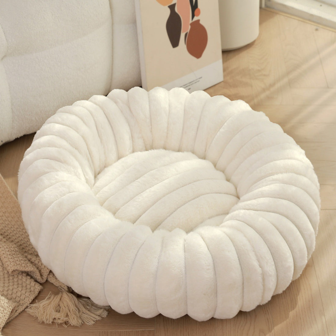 High-Density Plush Round Bed For Pets Winter Use