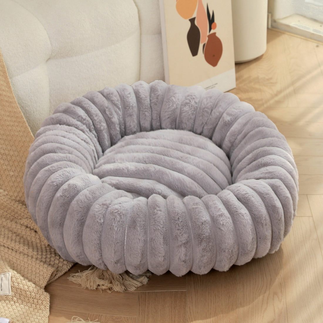 High-Density Plush Round Bed For Pets Winter Use